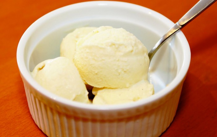 Recette de crème glacée à la vanille avec et sans machine à glace