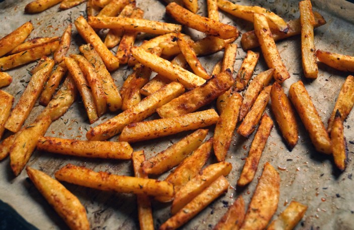 Recette de frites au four de pommes de terre, céleri boule, potimarron